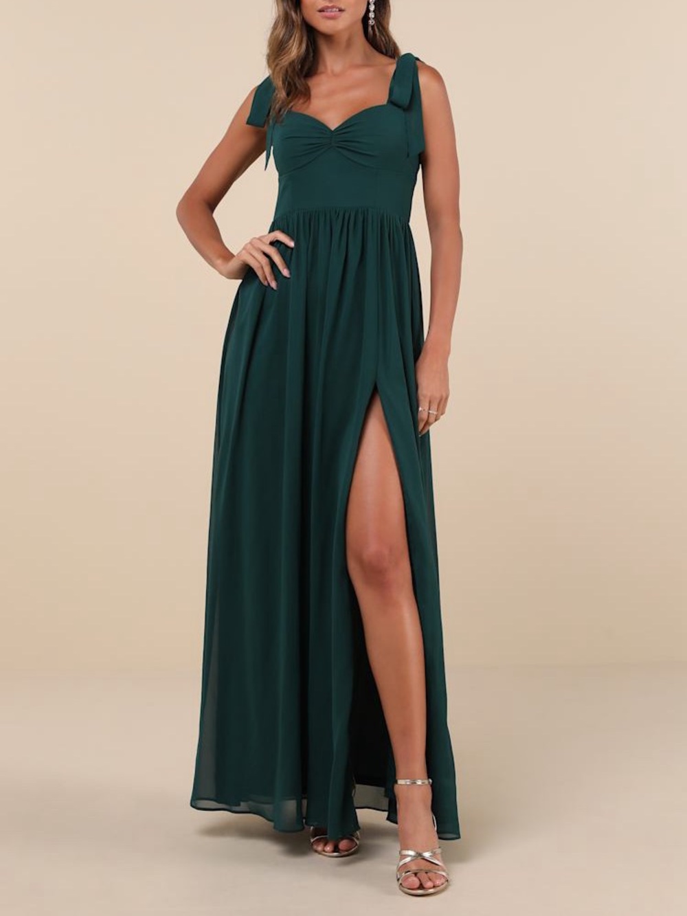 Elegant Green Maxi Dress with Side Slit - Picture 2 of 9